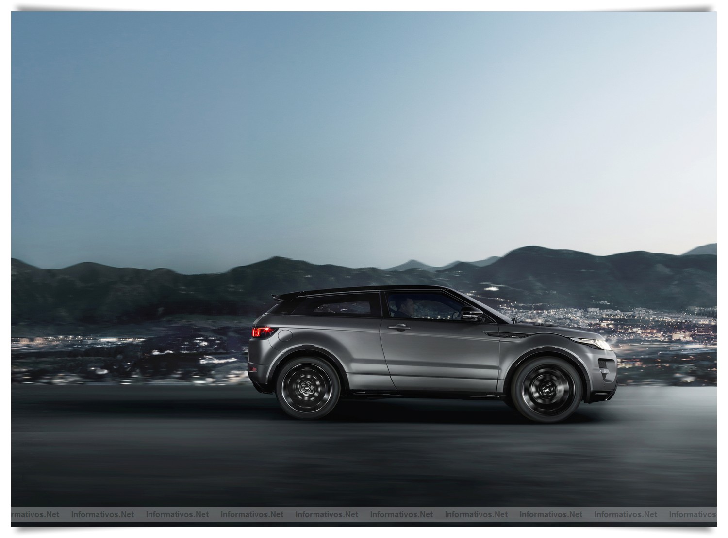 Victoria Beckham y Land Rover presentan el Range Rover Evoque Special Edition. Está pintado a mano en acabado mate