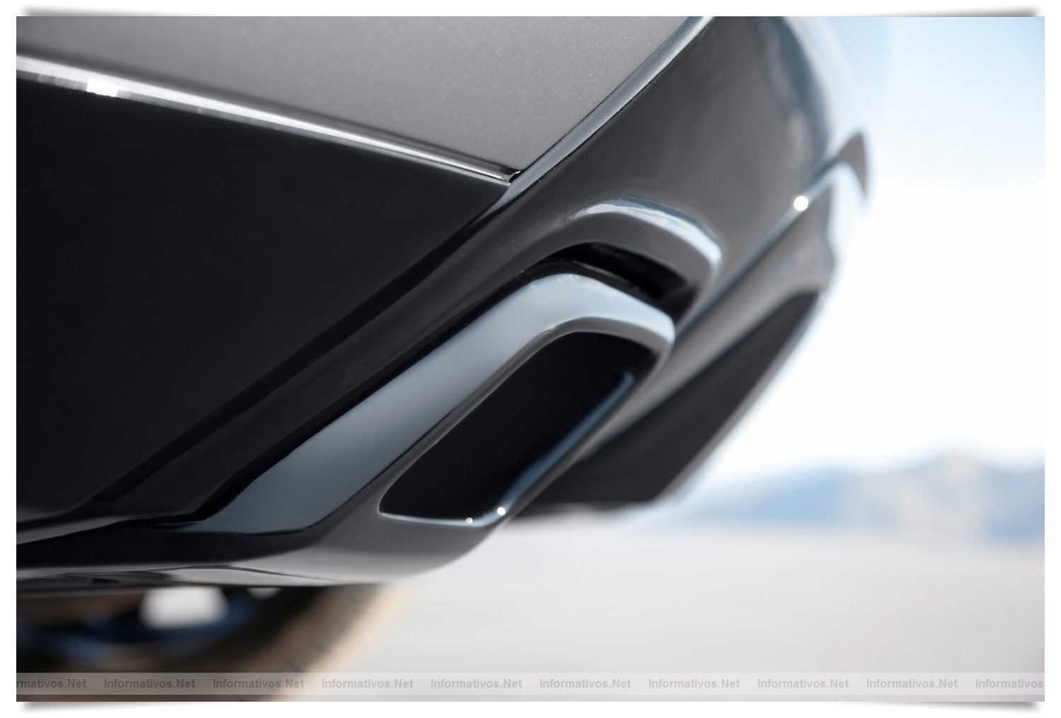 Victoria Beckham y Land Rover presentan el Range Rover Evoque Special Edition. Detalle del tubo de escape