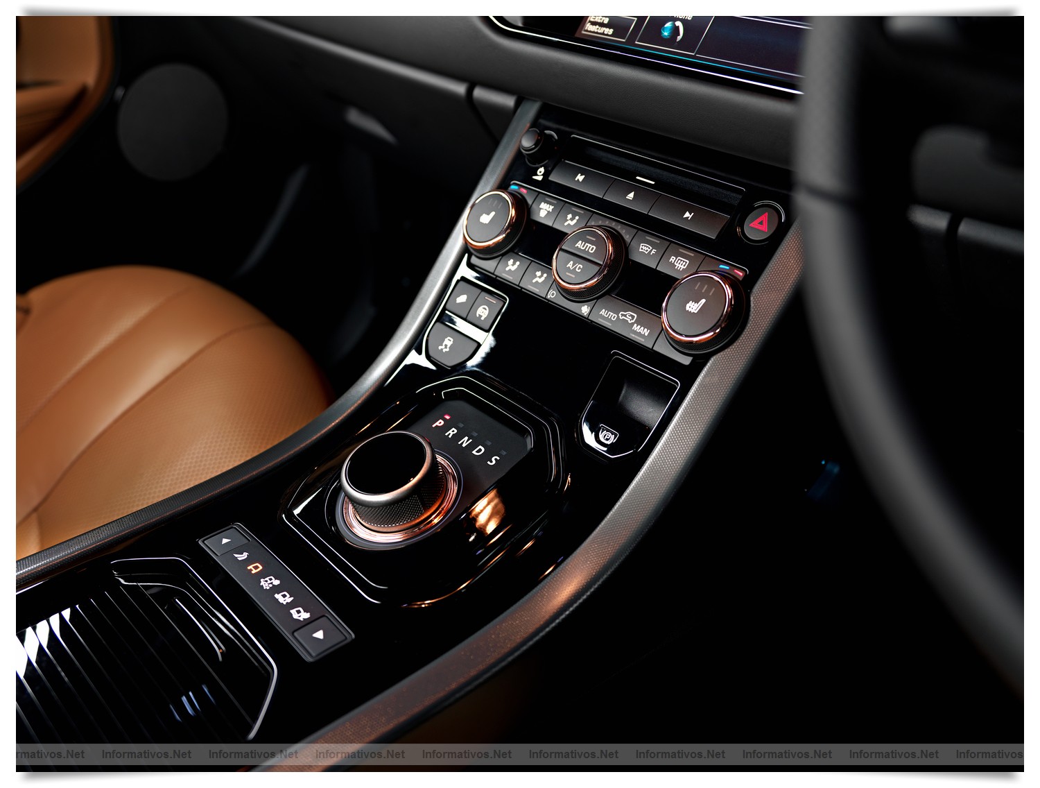 Victoria Beckham y Land Rover presentan el Range Rover Evoque Special Edition. Interiores en cuero vintage cosido a mano y acabados en oro rosa