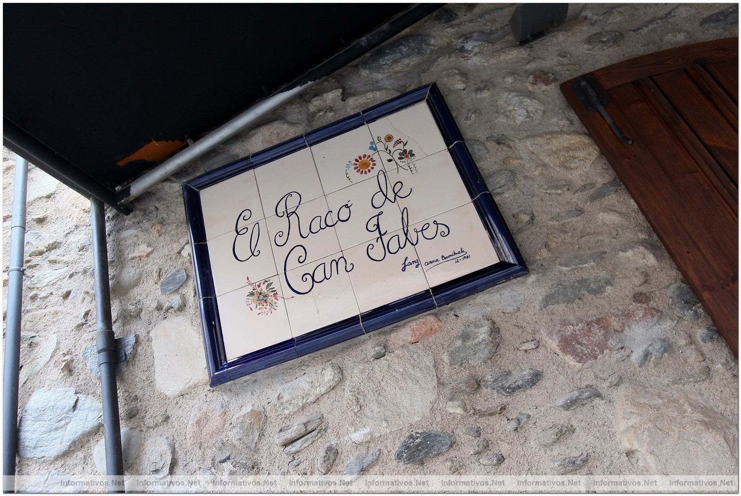 Sant Celoni, 2 de Julio de 2012.- Presentaci�n del nuevo 'claim' e imagen de Can Fabes. Detalle del antiguo cartel
