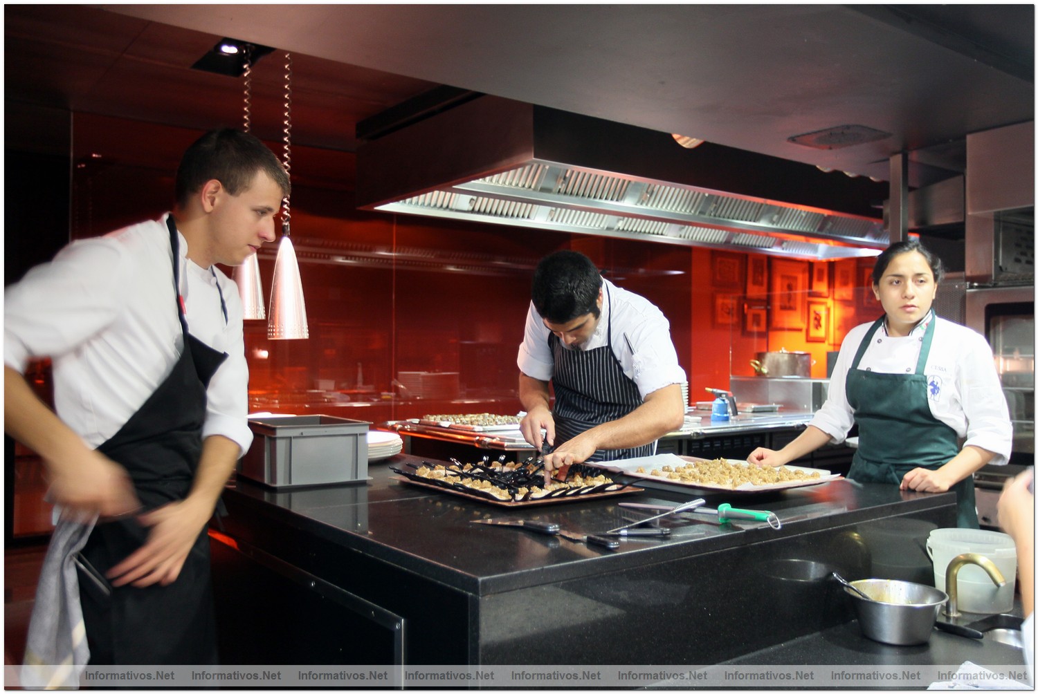 Sant Celoni, 2 de Julio de 2012.- Presentaci�n del nuevo 'claim' e imagen de Can Fabes. Actividad en cocina