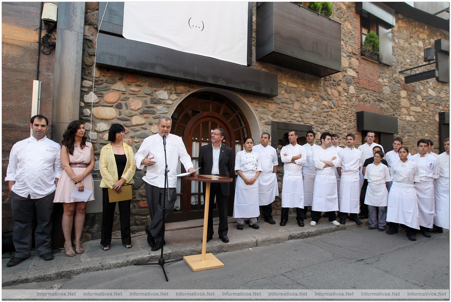 Sant Celoni, 2 de Julio de 2012.- Presentaci�n del nuevo 'claim' e imagen de Can Fabes. Pau, Regina, �ngels y Xavier Pellicer