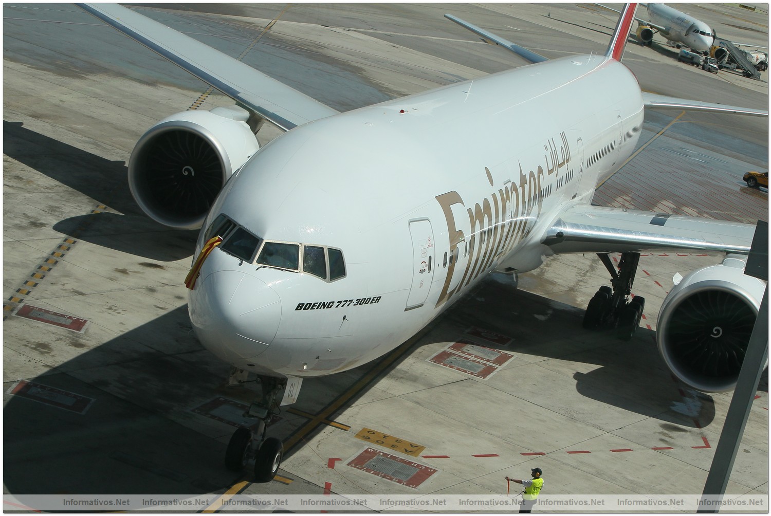 El Prat�03JUL012.- El Boeing 777-300ER de Emirates Barcelona-Dubai aterriza en Barcelona tras su vuelo inaugural.