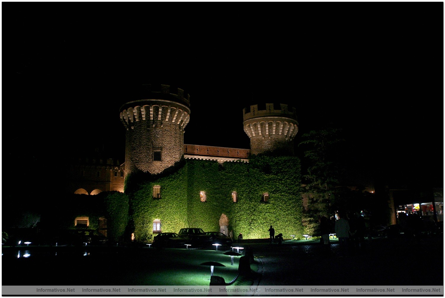 Castillo de Peralada de noche