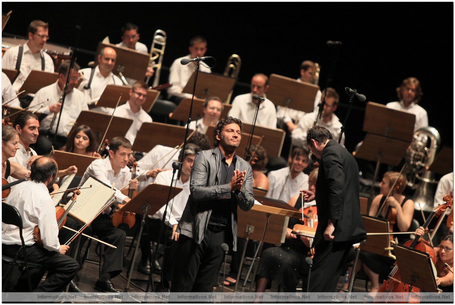 22AGO012.- Recital Lírico Jonas Kaufmann - Festival Castell de Peralada; Auditorio Parque del Castillo: el tenor Jonas Kaufmann acompañado por la Orquesta de Cadaqués dirigida por Jochen Rieder. Sus cinco bises dan idea del éxito de su interpretación