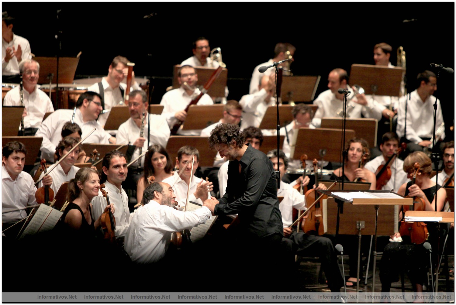 22AGO012.- Recital Lírico Jonas Kaufmann - Festival Castell de Peralada; Auditorio Parque del Castillo: el tenor Jonas Kaufmann acompañado por la Orquesta de Cadaqués dirigida por Jochen Rieder. Sus cinco bises dan idea del éxito de su interpretación