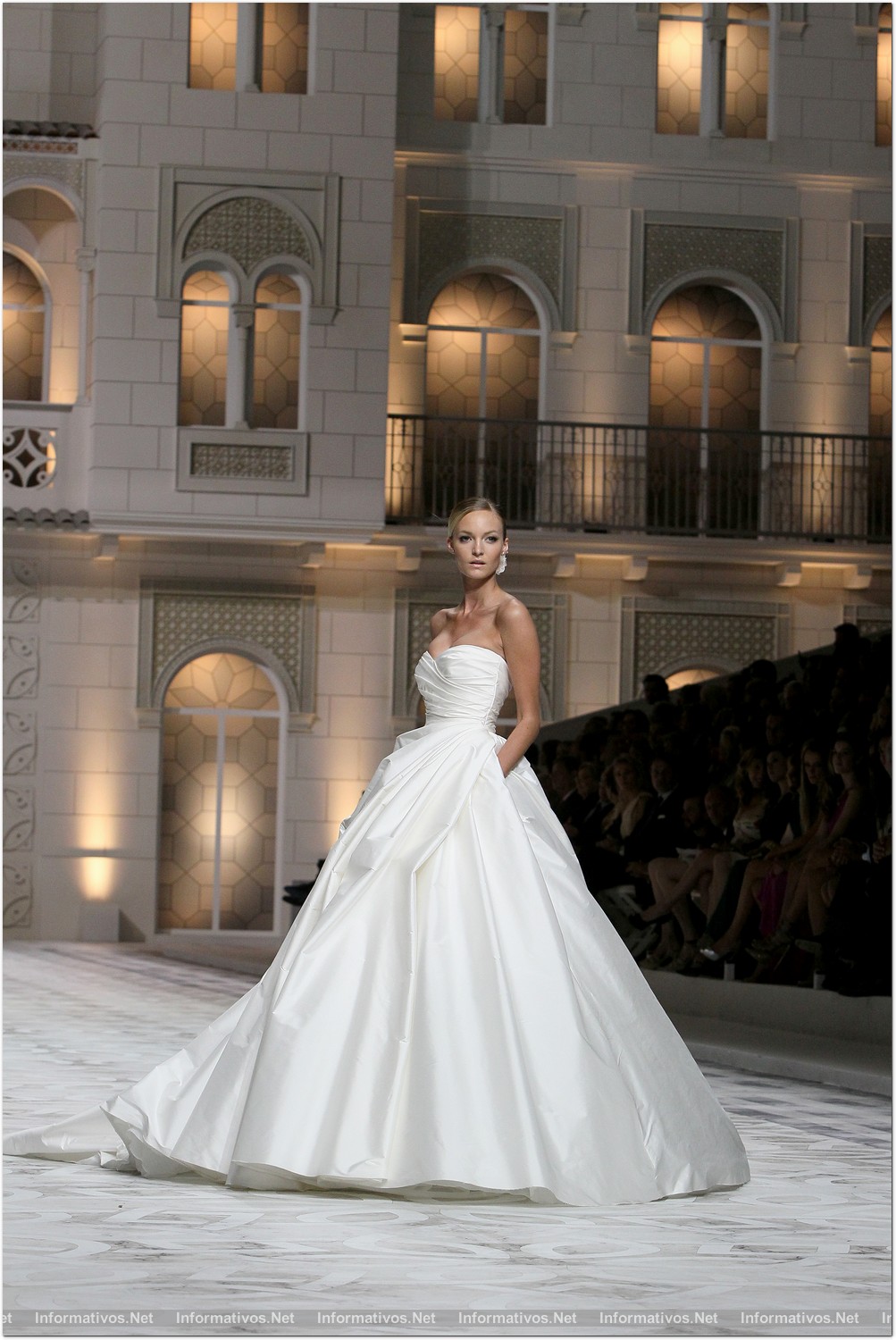 BCN9MAY014.- Desfile Pronovias colección 2015.