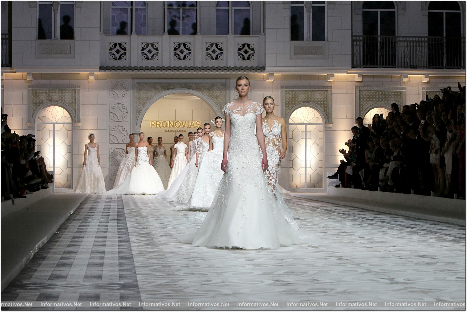 BCN9MAY014.- Desfile Pronovias colección 2015.