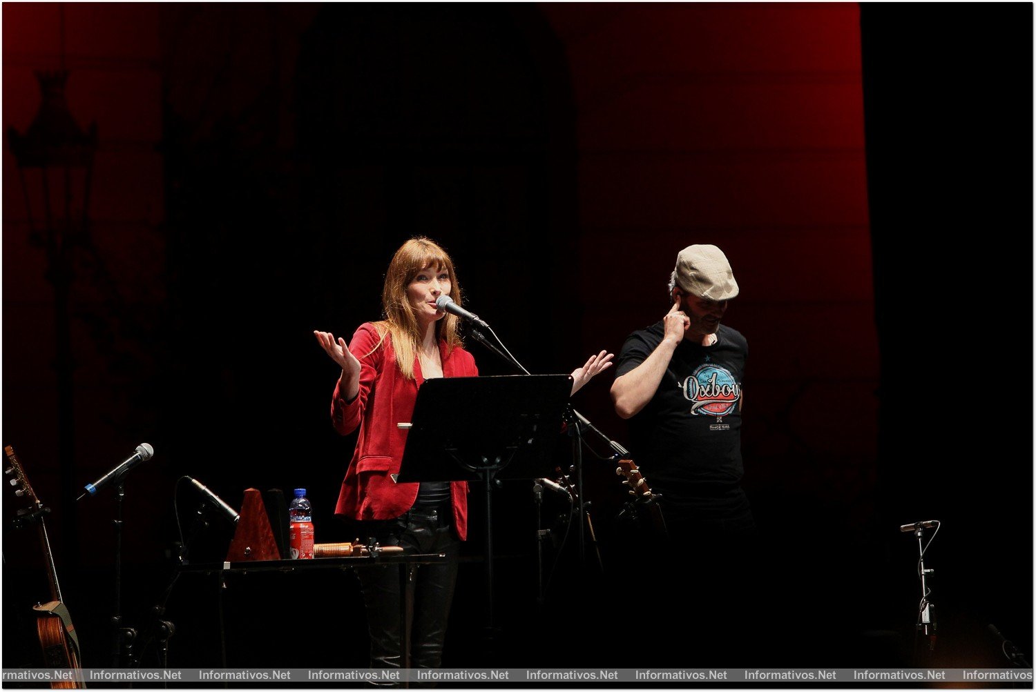 BCN19JUM014.- Concierto de Carla Bruni en el marco del Festival del Palacio de Pedralbes de Barcelona.