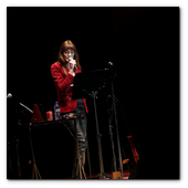 :: Pulse para Ampliar :: BCN19JUM014.- Concierto de Carla Bruni en el marco del Festival del Palacio de Pedralbes de Barcelona.