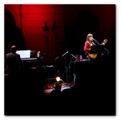 :: Pulse para Ampliar :: BCN19JUM014.- Concierto de Carla Bruni en el marco del Festival del Palacio de Pedralbes de Barcelona.