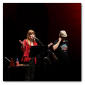 :: Pulse para Ampliar :: BCN19JUM014.- Concierto de Carla Bruni en el marco del Festival del Palacio de Pedralbes de Barcelona.